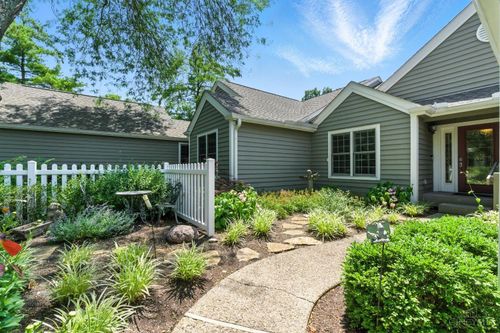7904 Causeway Ln, Cincinnati, OH, 45255 | Card Image
