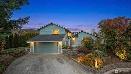 7918 W Golf Course Dr, Blaine, WA, 98230-6800 | Card Image