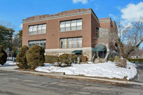 k-33 Roselle Ave, Pleasantville, NY, 10570-2731 | Card Image