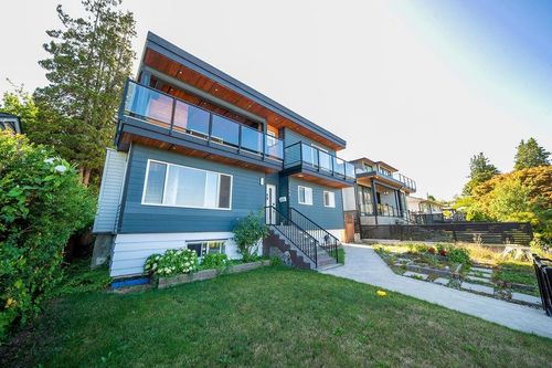 7749 Lee St, Burnaby, BC, V3N4B9 | Card Image