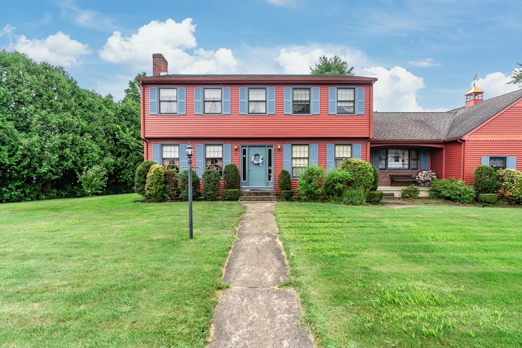 Brooke Ln, Agawam, MA 01001
