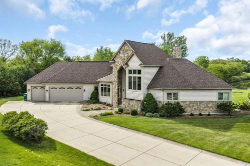 145 St James Circle, Union Grove, WI, 53182 | Card Image