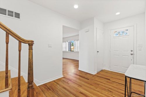 22 Old Orchard Rd, Rye Brook, NY, 10573-1134 | Card Image