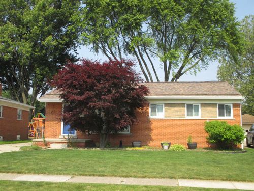 31375 W Wind Dr, Fraser, MI, 48026-2441 | Card Image