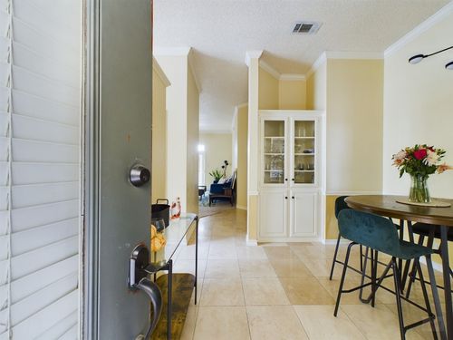 apt-303-914 W 26th St, Austin, TX, 78705-4352 | Card Image