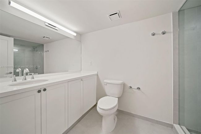 APT-402 - 555 Ne 34 Th St, Condo with 2 bedrooms, 2 bathrooms and null parking in Miami FL | Image 23