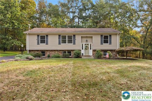 2216 Campanile Court, Smithfield Twp, PA, 18301 | Card Image