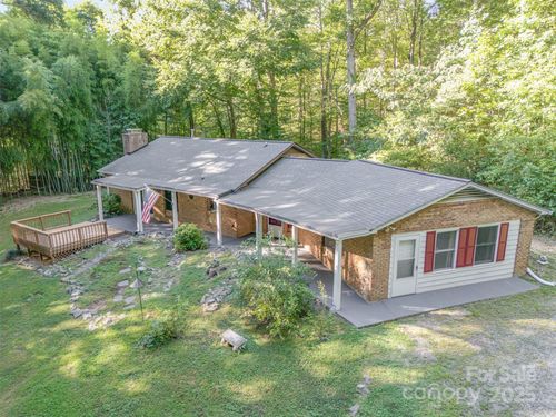 5733 Simpson Rd, Charlotte, NC, 28216-5877 | Card Image