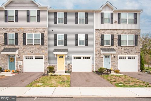 110 Nelson Ln, Sanatoga, PA, 19464-3161 | Card Image