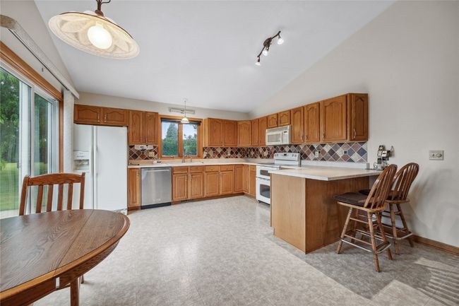 104 Country View Dr, House other with 2 bedrooms, 2 bathrooms and null parking in Mechanicsville IA | Image 6