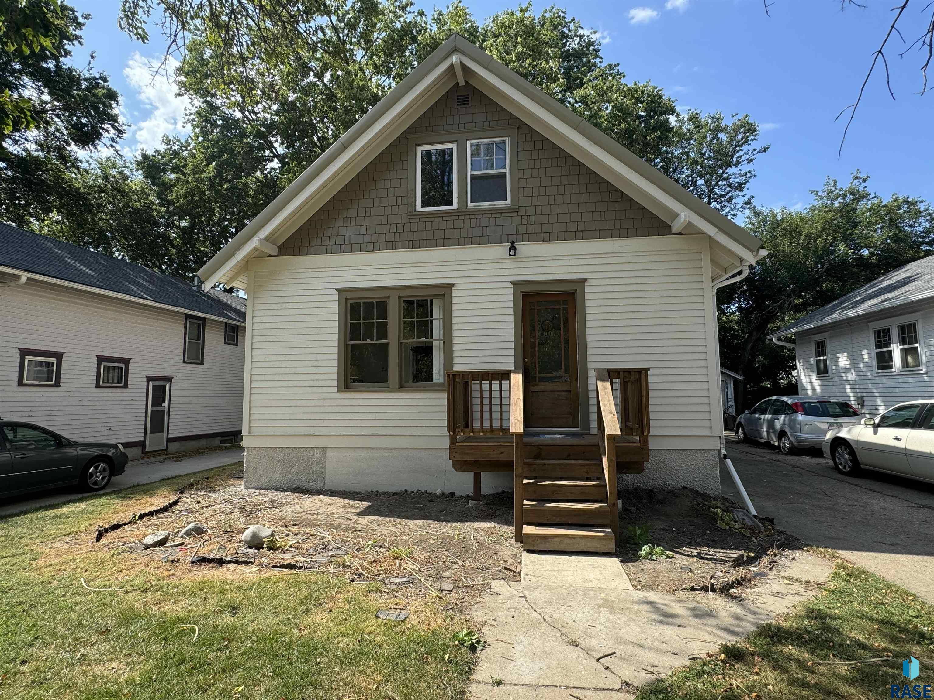 Linden Ave, Vermillion, SD 57069