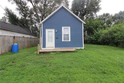 1316 Sacramento St, Saint Joseph, MO, 64503-2623 | Card Image