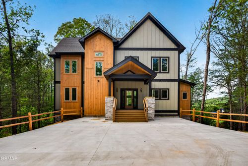 3806 Revetta Cir, Sevierville, TN, 37862-8727 | Card Image