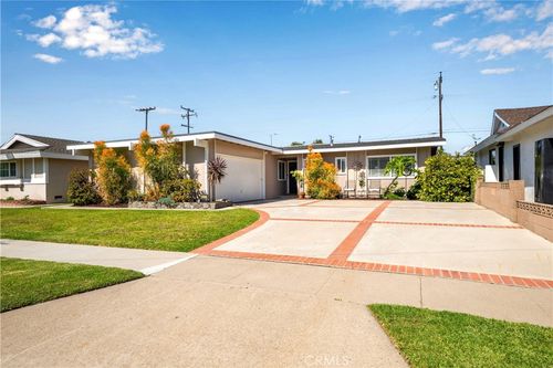 12171 Paseo Bonita, Los Alamitos, CA, 90720-4119 | Card Image