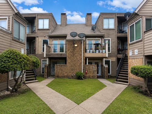 208-9809 Walnut St, Dallas, TX, 75243-8856 | Card Image
