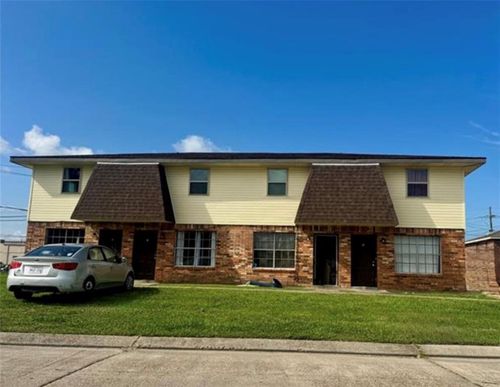 b-900 Jefferey Ct, La Place, LA, 70068-3746 | Card Image