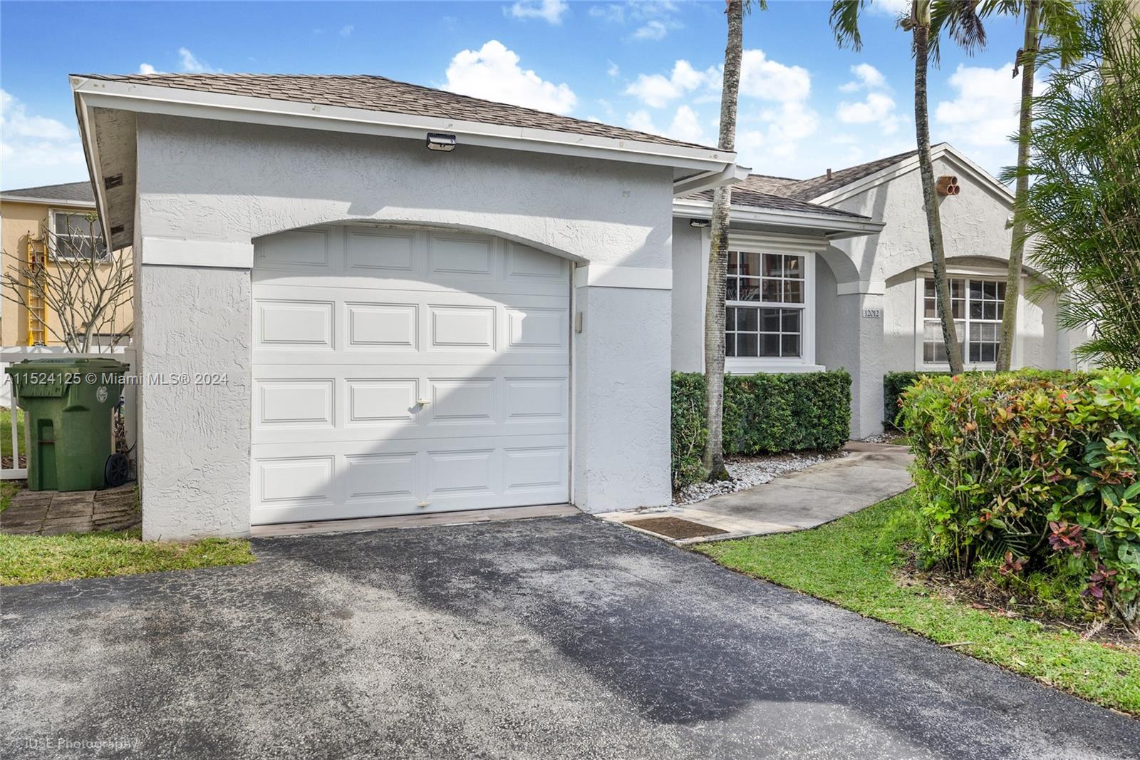 13th St, Pembroke Pines, FL 33026