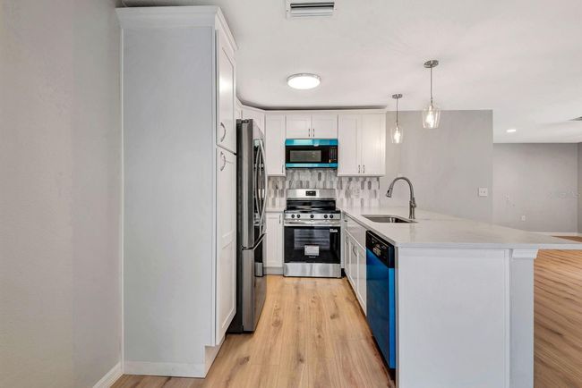 5192 Cedar Hammock Ln, House other with 3 bedrooms, 2 bathrooms and null parking in SARASOTA FL | Image 18