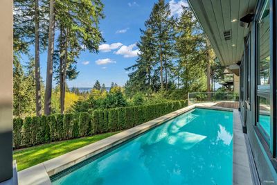 3954 Bayridge Crt, House other with 5 bedrooms, 5 bathrooms and 4 parking in West Vancouver BC | Image 2