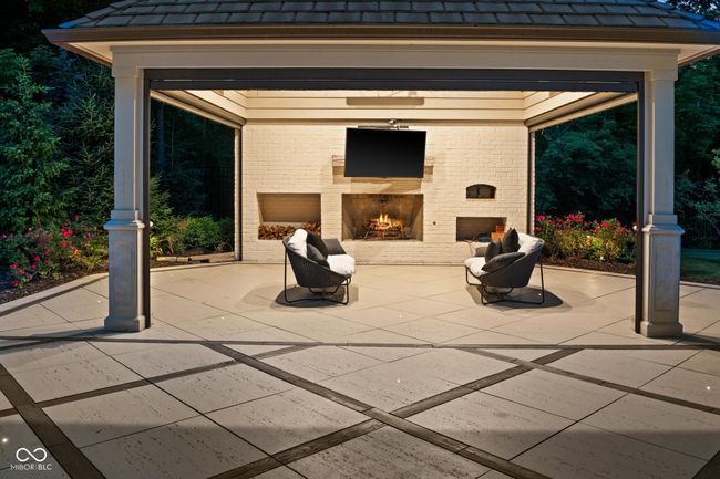 Outdoor Fireplace | Image 105
