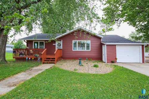 109 N Frank Ave, Garretson, SD, 57030-8802 | Card Image