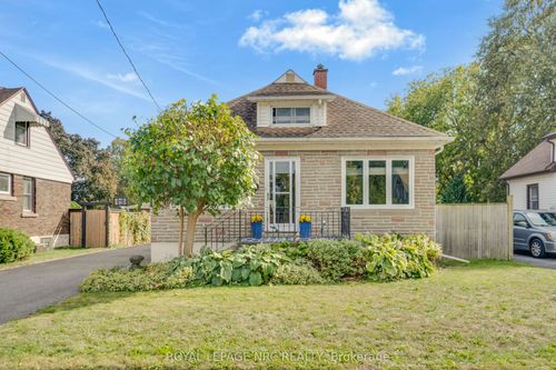 6440 Crawford St, Niagara Falls, ON, L2E5Z2 | Card Image