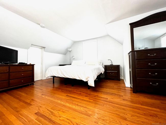 17 Rock Spring Rd, House other with 3 bedrooms, 3 bathrooms and null parking in Stamford CT | Image 11