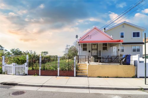 551 Beach 43rd St, Far Rockaway, NY, 11691-1216 | Card Image