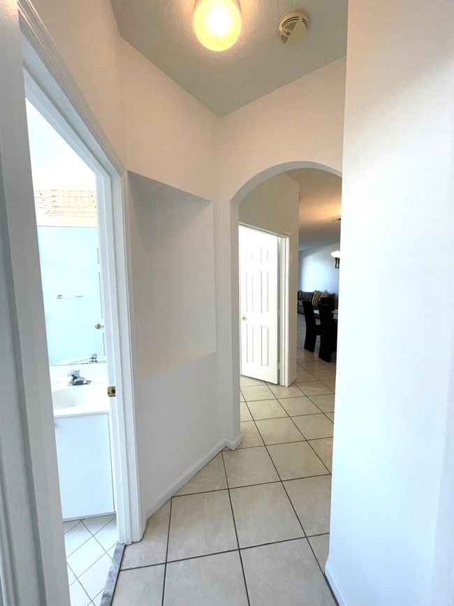 9675 Crescent View Dr N, Condo with 3 bedrooms, 2 bathrooms and null parking in Boynton Beach FL | Image 15