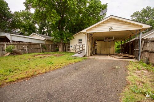 522 Lane St, Clay Center, KS, 67432-2051 | Card Image