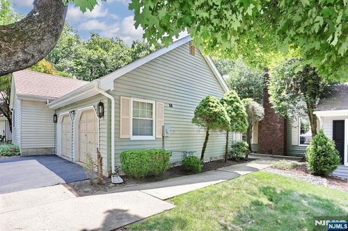 14 Birdseye Cir, Wayne, NJ, 07470-4944 | Card Image