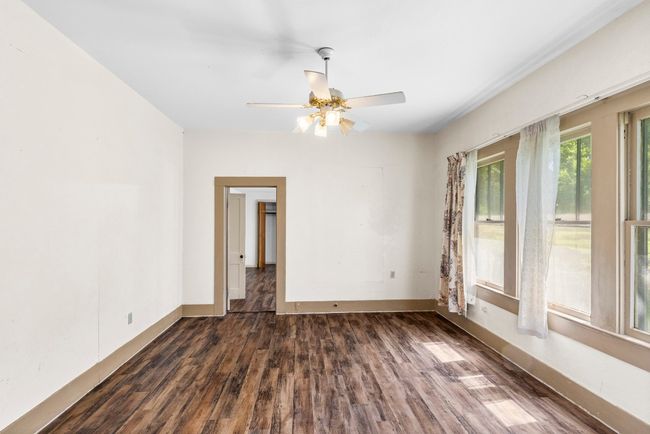 911 N Avenue C, House other with 3 bedrooms, 2 bathrooms and null parking in Elgin TX | Image 30