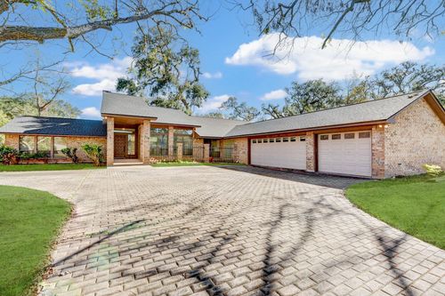 310 Live Oak Ln, Lake Jackson, TX, 77566-4632 | Card Image