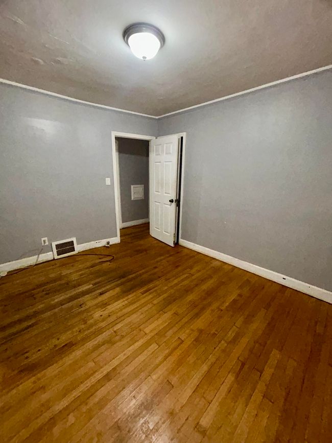 Bedroom (1) | Image 6
