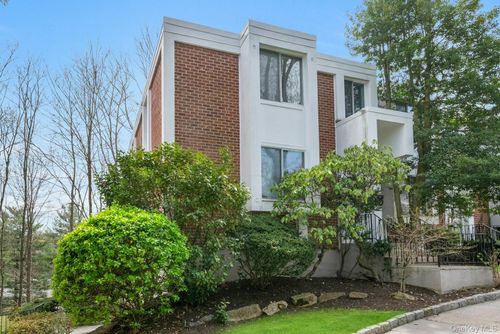 1211 Colony Dr, Hartsdale, NY, 10530-1723 | Card Image