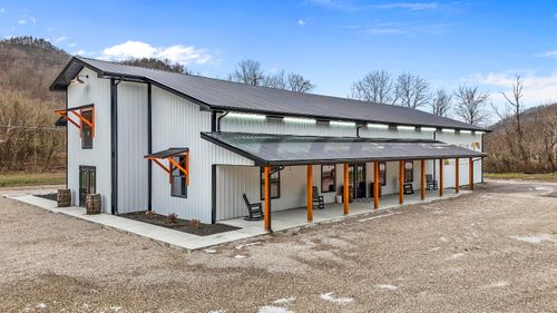 9585 Campton Rd, Stanton, KY, 40380-9735 | Card Image