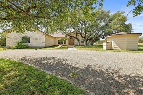 217 Circle Oaks Dr, Burnet, TX, 78611-3583 | Card Image