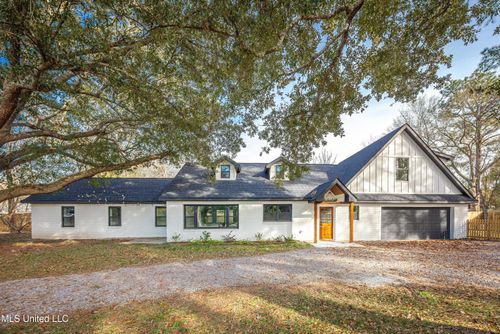 9329 Ridgeview Dr, Ocean Springs, MS, 39564-8597 | Card Image