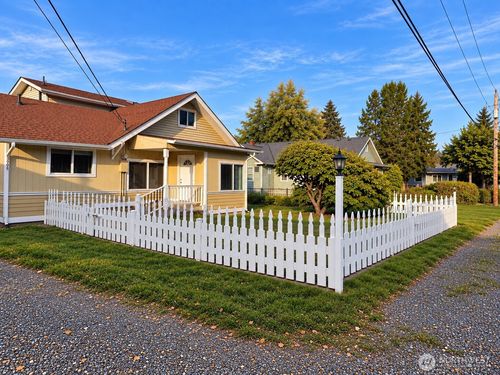38200 Se 85th St, Snoqualmie, WA, 98065-9608 | Card Image