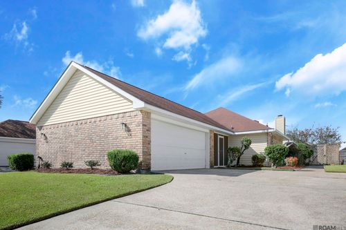 1810 W Fairview Dr, Baton Rouge, LA, 70816-7413 | Card Image