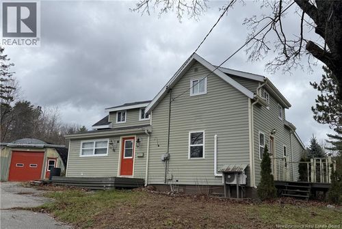 56 Elm St, Saint Stephen, NB, E3L2S8 | Card Image