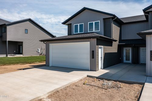 1710 Heart Ridge Loop Se, Mandan, ND, 58554-3511 | Card Image