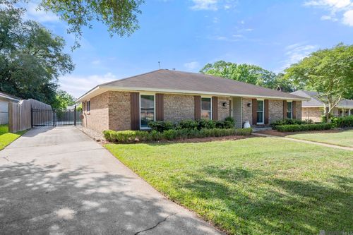 650 Chippenham Dr, Baton Rouge, LA, 70808-5611 | Card Image