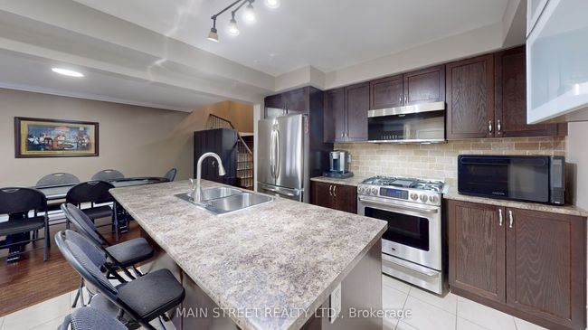 42 Bellchase Trail, House attached with 4 bedrooms, 4 bathrooms and 3 parking in Brampton ON | Image 9