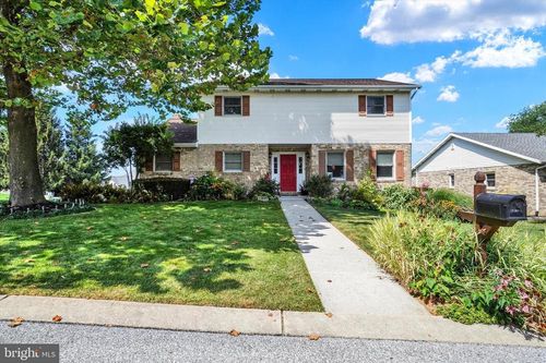 2818 Candlelight Dr, YORK, PA, 17402-8801 | Card Image