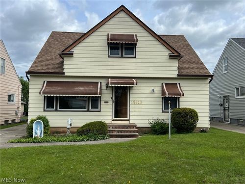 19313 Longview Ave, Maple Heights, OH, 44137-1732 | Card Image