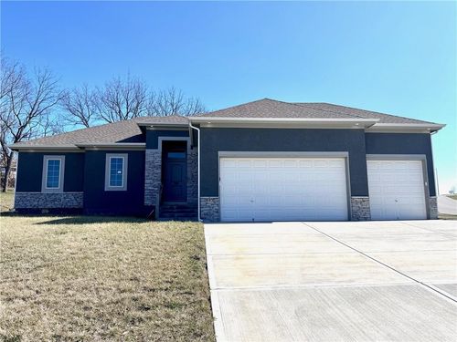 803 Nw Hickory Ridge Dr, Grain Valley, MO, 64029-7255 | Card Image
