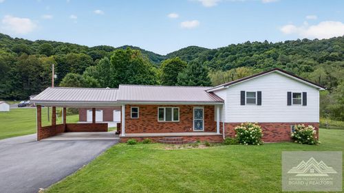 216 School Rd, Bluefield, VA, 24605-8600 | Card Image