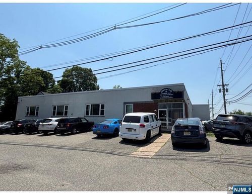 41 Woodbine St, Bergenfield, NJ, 07621-3513 | Card Image