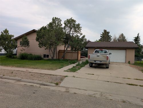 864 Hill Ave, Shelby, MT, 59474-1633 | Card Image